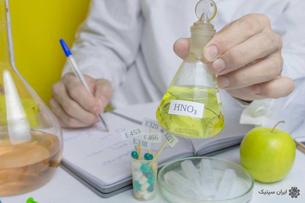 ویژگی های فیزیکی و شیمیایی اسید نیتریک